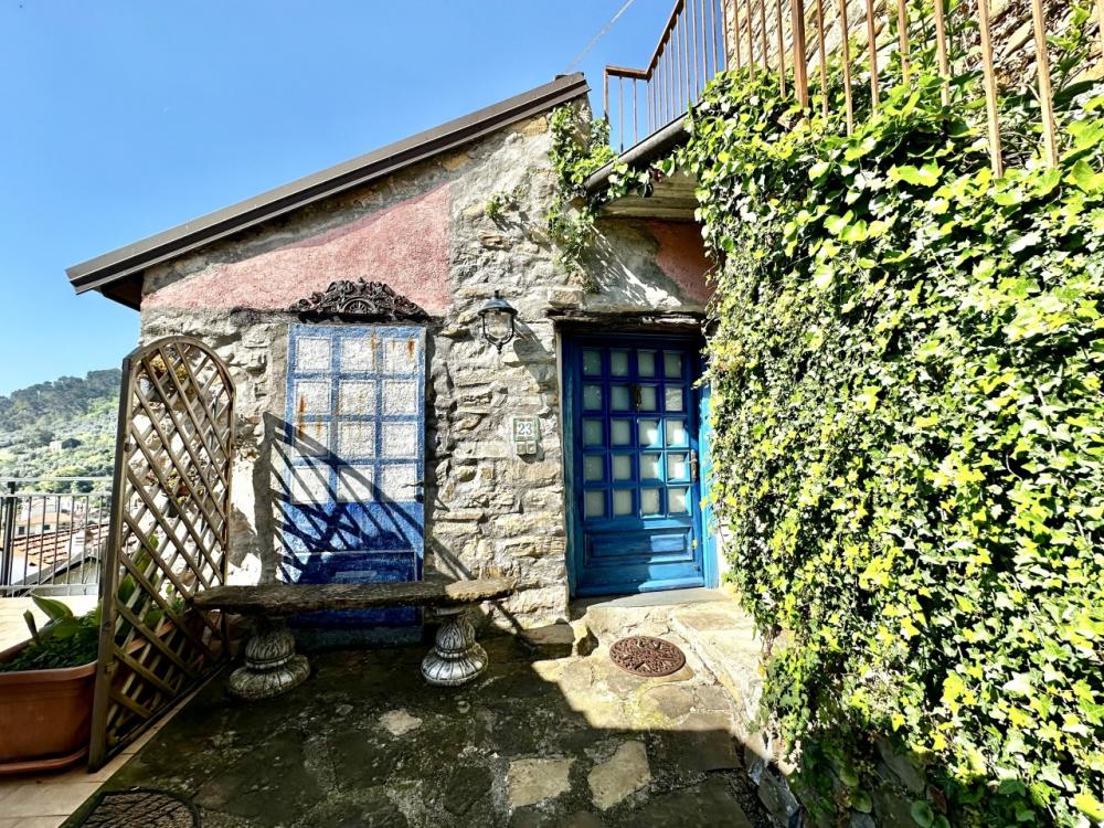 casa indipendente in vendita a Diano Arentino