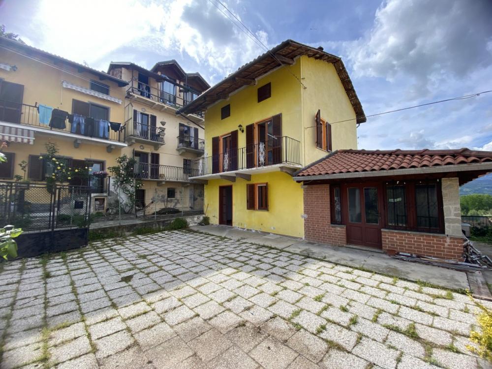 villa indipendente in vendita a Perosa Canavese