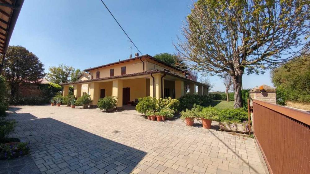 Villa indipendente plurilocale in vendita a Cittanova - Villa indipendente plurilocale in vendita a Cittanova