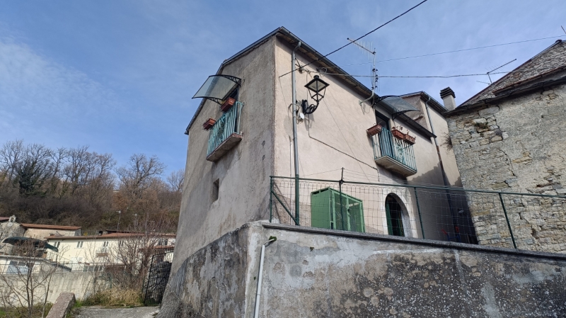 Casa plurilocale in vendita a Castelpizzuto - Casa plurilocale in vendita a Castelpizzuto