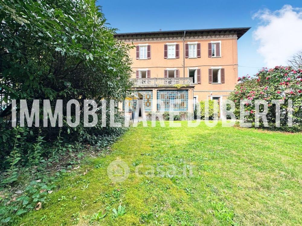 Casa in vendita a Varano Borghi - Casa in vendita a Varano Borghi