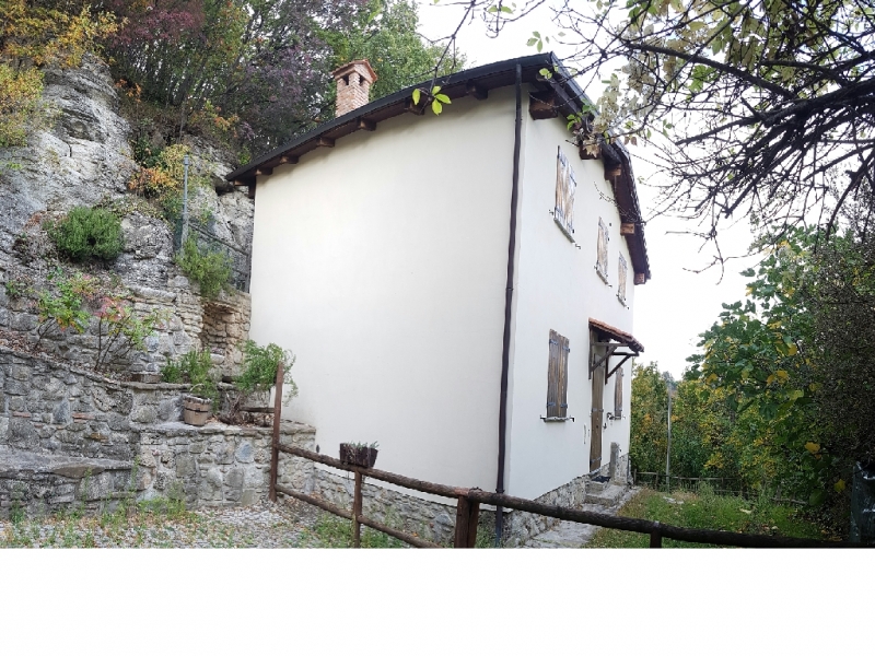 Villa quadrilocale in vendita a Castel d'Aiano - Villa quadrilocale in vendita a Castel d'Aiano