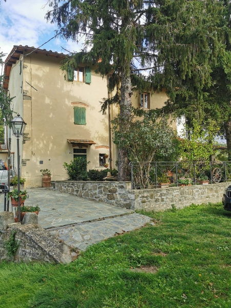 Casa colonica plurilocale in vendita a Borgo San Lorenzo - Casa colonica plurilocale in vendita a Borgo San Lorenzo