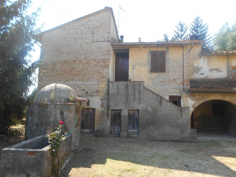 Casa colonica quadrilocale in vendita a Borgo San Lorenzo - Casa colonica quadrilocale in vendita a Borgo San Lorenzo