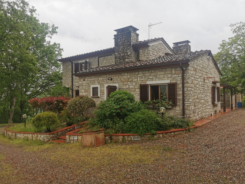Villa plurilocale in vendita a Borgo San Lorenzo - Villa plurilocale in vendita a Borgo San Lorenzo