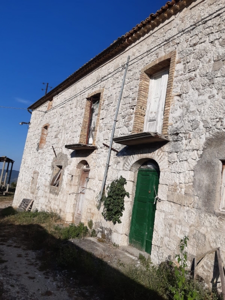 Casa colonica plurilocale in vendita a Torricella Peligna - Casa colonica plurilocale in vendita a Torricella Peligna