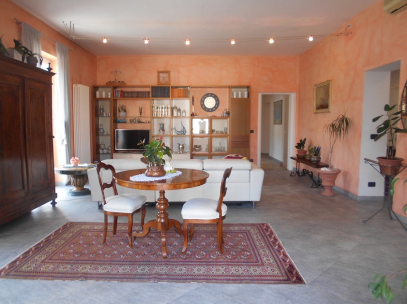 Appartamento plurilocale in vendita a Cerrina Monferrato - Appartamento plurilocale in vendita a Cerrina Monferrato