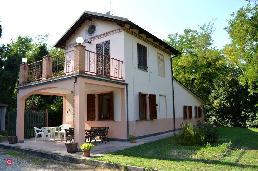Villa quadrilocale in vendita a Casale Monferrato - Villa quadrilocale in vendita a Casale Monferrato