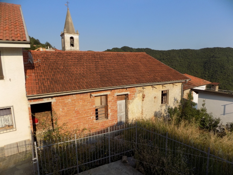 Rustico / casale quadrilocale in vendita a Aurigo - Rustico / casale quadrilocale in vendita a Aurigo