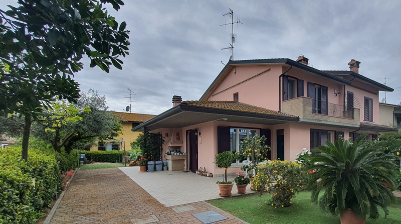 Villa quadrilocale in vendita a Ravenna - Villa quadrilocale in vendita a Ravenna
