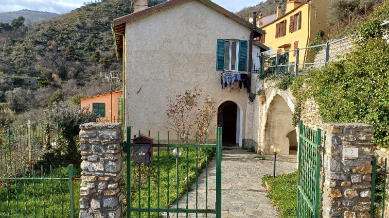 casa semindipendente in vendita ad Alassio