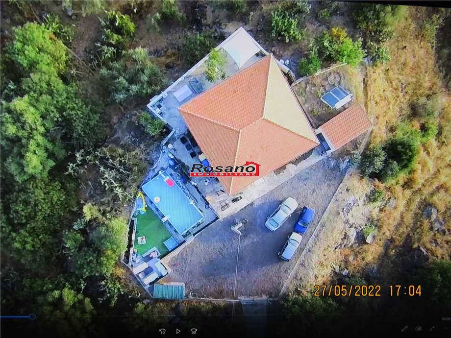 villa indipendente in vendita a Adrano