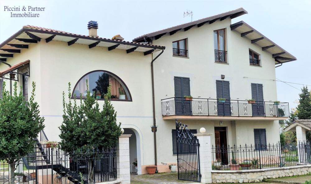 villa indipendente in vendita a Panicarola