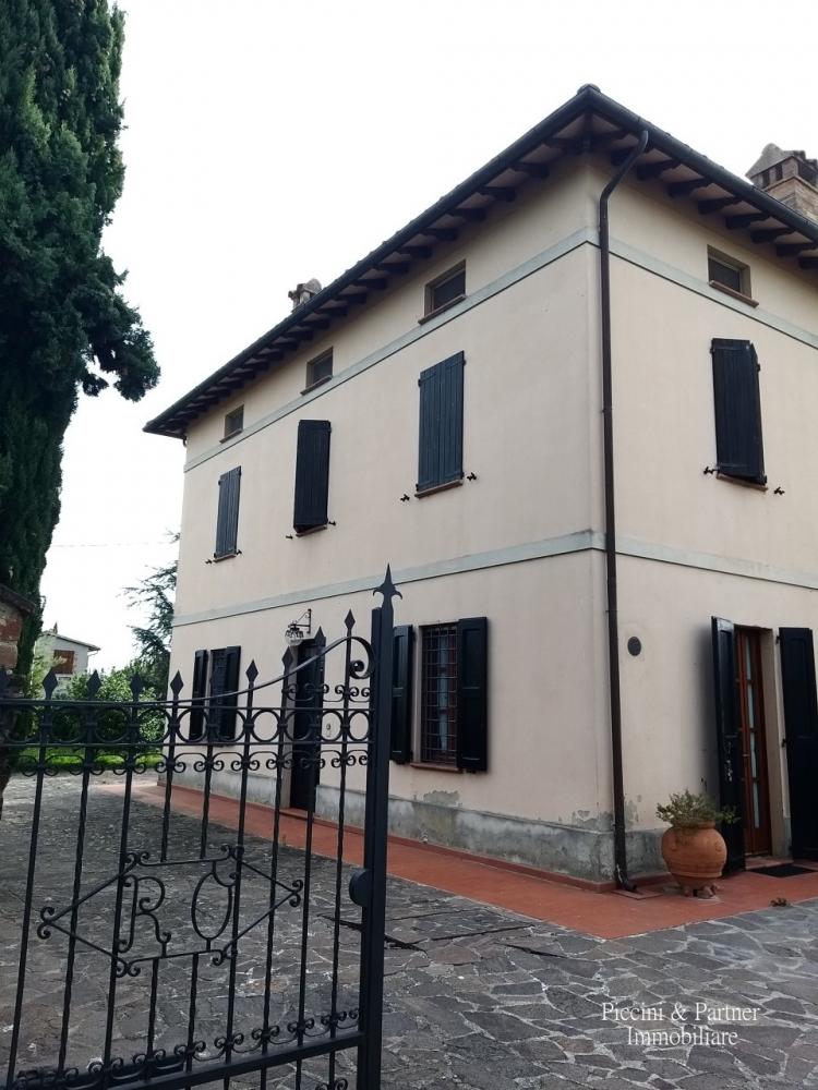 Villa indipendente plurilocale in vendita a Soccorso - Villa indipendente plurilocale in vendita a Soccorso