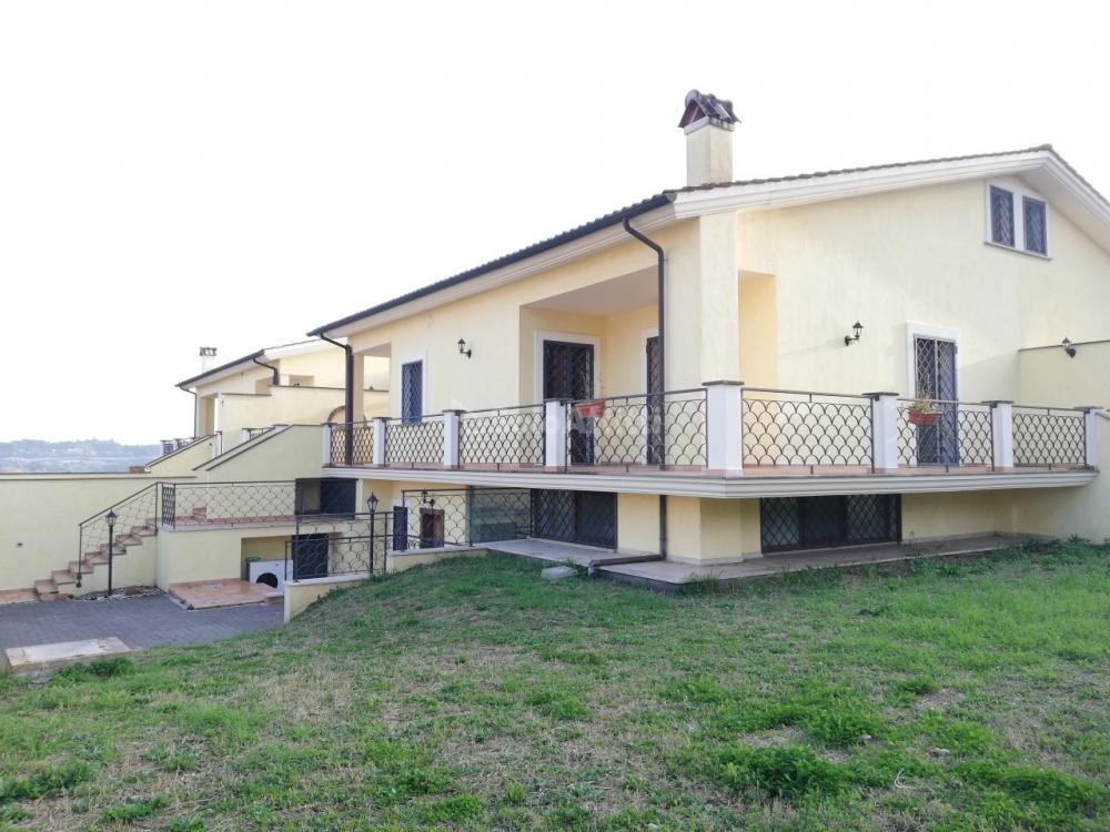 Villa indipendente plurilocale in affitto a roma - Villa indipendente plurilocale in affitto a roma