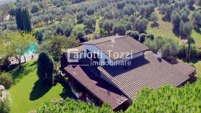 Villa plurilocale in vendita a castiglione-della-pescaia - Villa plurilocale in vendita a castiglione-della-pescaia