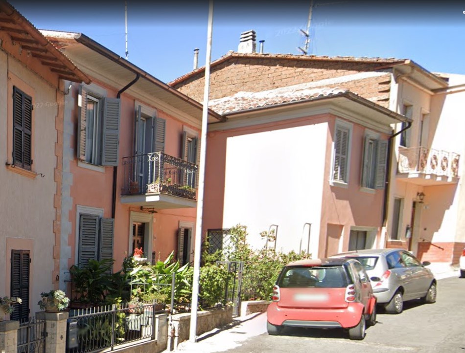 Stabile intero plurilocale in vendita a castiglione-in-teverina - Stabile intero plurilocale in vendita a castiglione-in-teverina