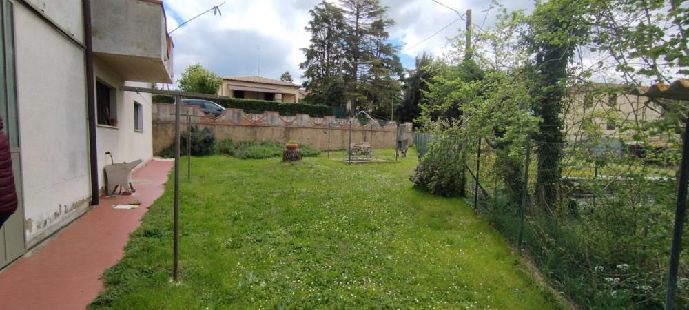 villa in vendita a Lucignano