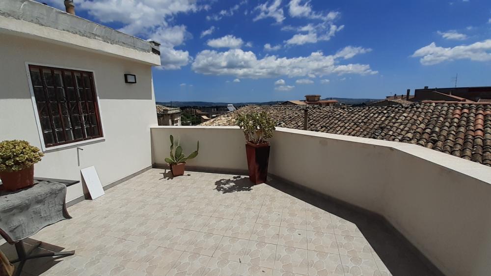 casa indipendente in vendita a Palazzolo Acreide