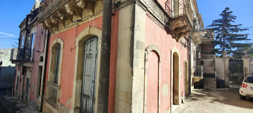 villa indipendente in vendita a Palazzolo Acreide