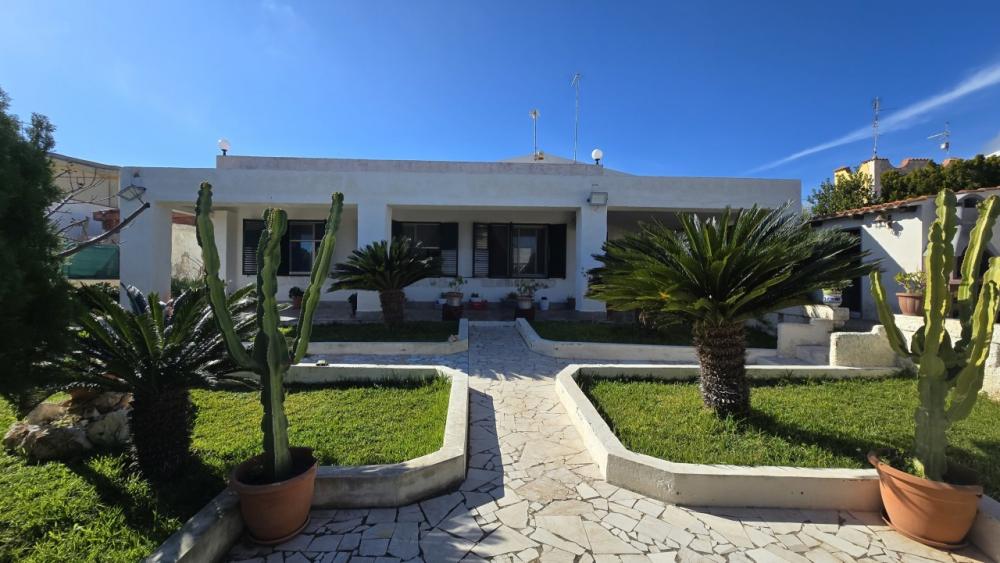 Villa indipendente quadrilocale in vendita a siracusa - Villa indipendente quadrilocale in vendita a siracusa