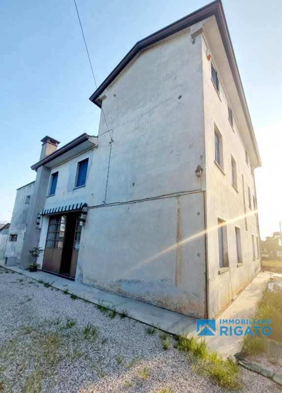 Casa quadrilocale in vendita a rossano-veneto - Casa quadrilocale in vendita a rossano-veneto