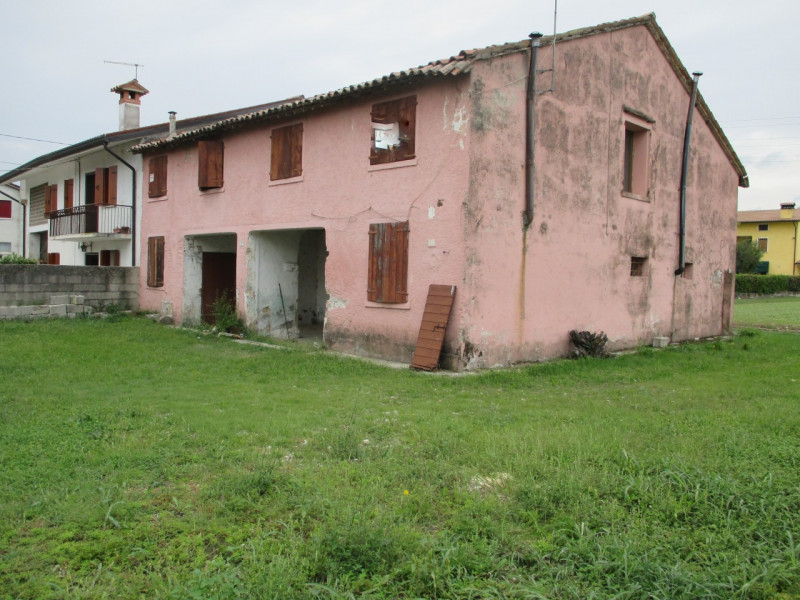 rustico / casale in vendita a San Zenone degli Ezzelini