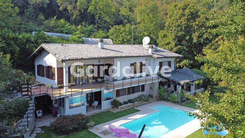 Villa plurilocale in vendita a gardone-riviera - Villa plurilocale in vendita a gardone-riviera