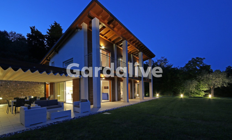 Villa plurilocale in vendita a gardone-riviera - Villa plurilocale in vendita a gardone-riviera