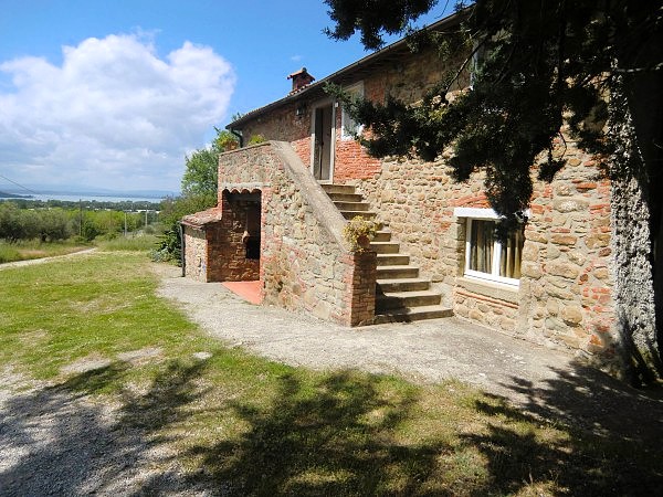 casa indipendente in vendita a Passignano sul Trasimeno in zona Pischiello