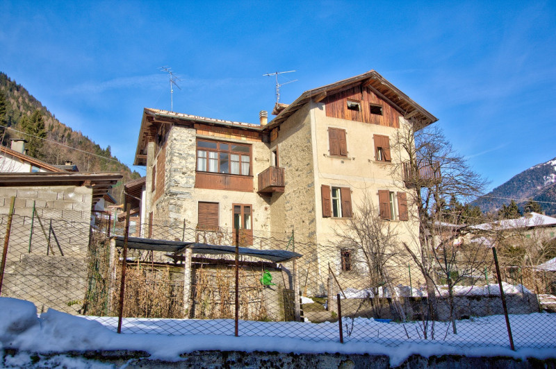 casa in vendita a Pelugo
