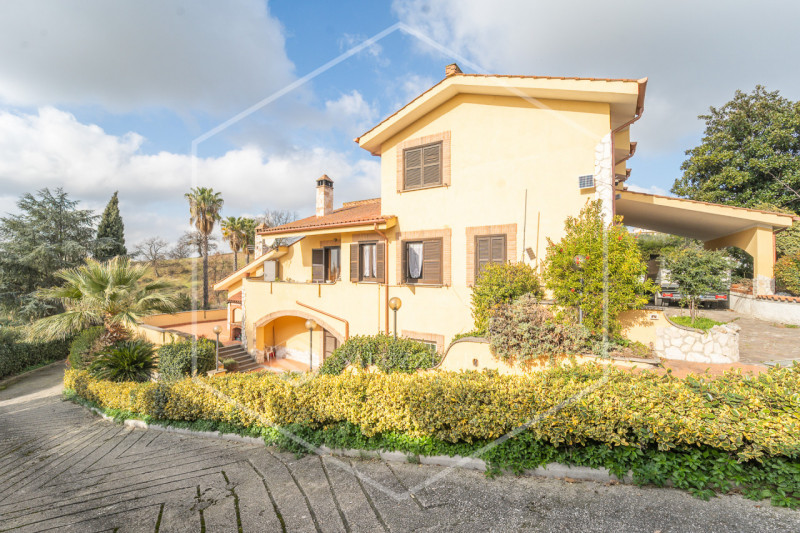 villa in vendita a Riano