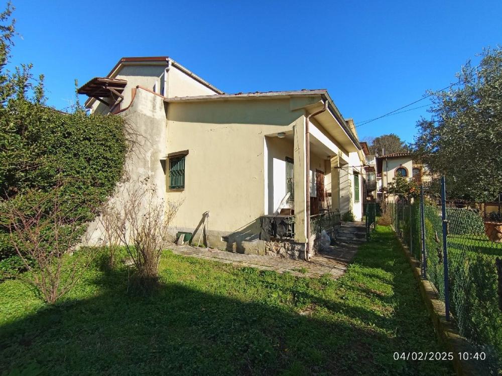 Villaschiera bilocale in vendita a camaiore - Villaschiera bilocale in vendita a camaiore