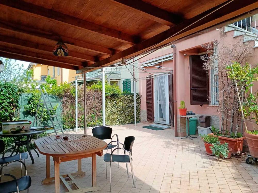 casa indipendente in vendita ad Ameglia in zona Fiumaretta