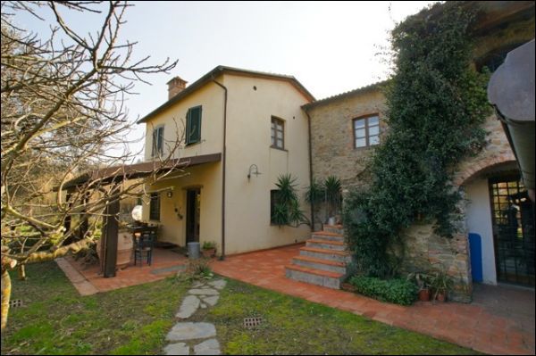 Villa indipendente plurilocale in vendita a Cafaggio - Villa indipendente plurilocale in vendita a Cafaggio