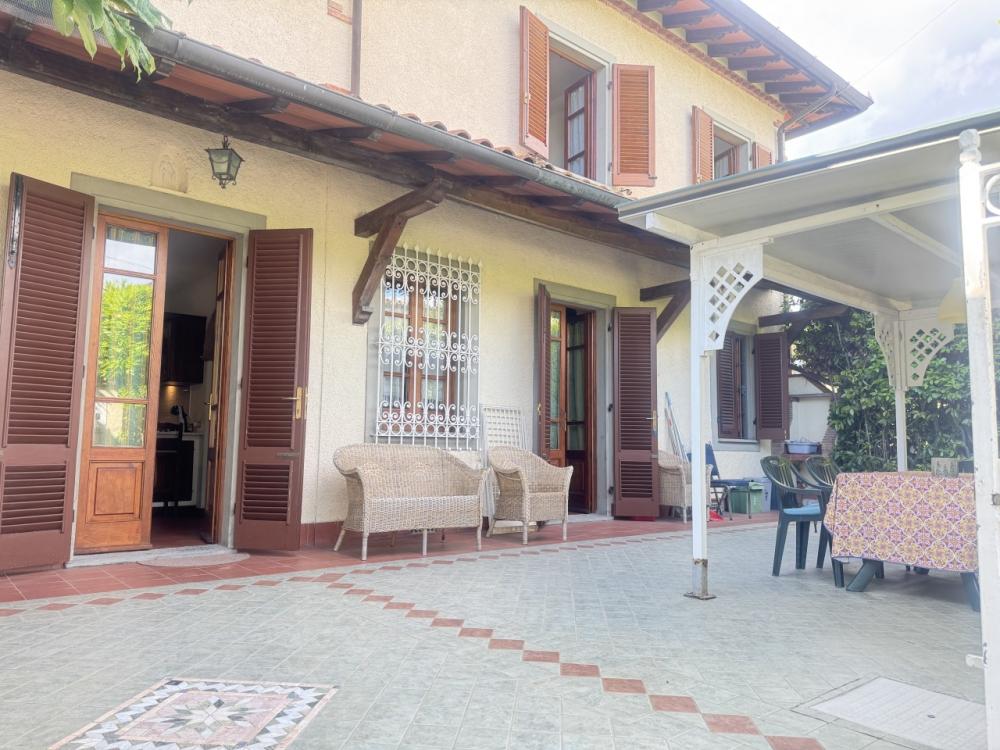 casa indipendente in affitto a Camaiore