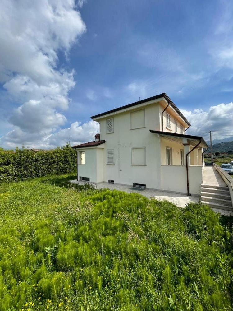 casa indipendente in vendita a Camaiore