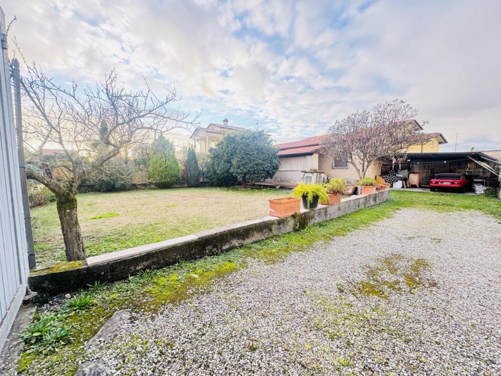 casa indipendente in vendita a Seravezza in zona Querceta