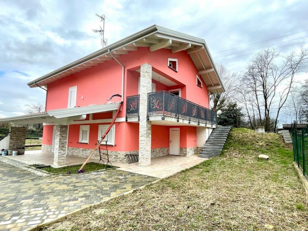 villa in vendita a Besnate