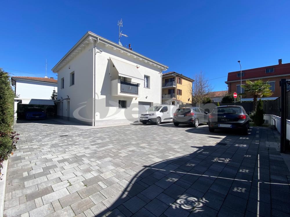 villa indipendente in vendita a Castelfranco Emilia
