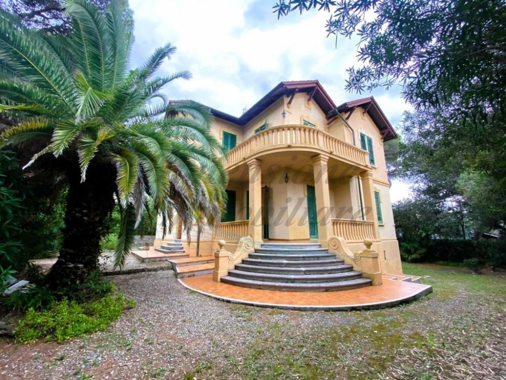 villa indipendente in vendita a Quercianella