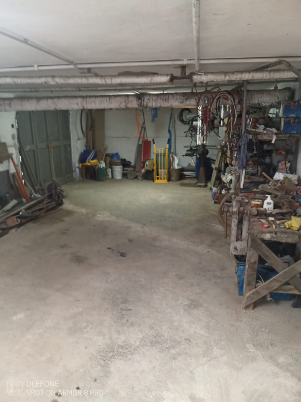 garage in vendita a Parma