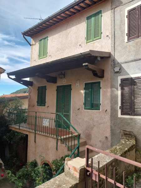 casa semindipendente in vendita a Camaiore