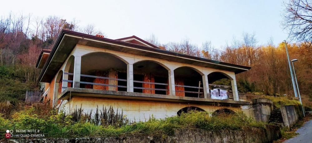Villa plurilocale in vendita a Carrara - Villa plurilocale in vendita a Carrara