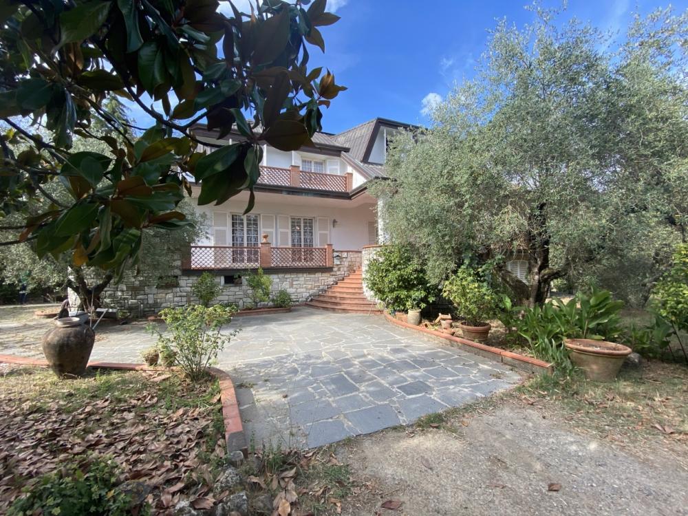 casa indipendente in vendita a Castelnuovo Magra