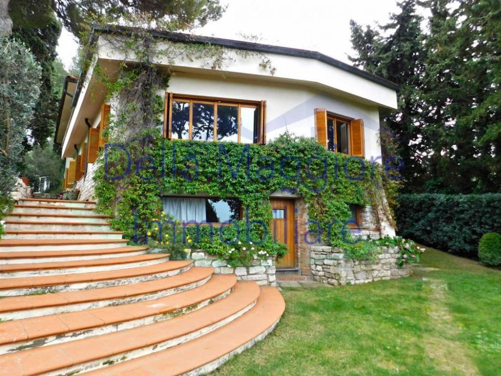 Villa indipendente plurilocale in vendita a Montenero - Villa indipendente plurilocale in vendita a Montenero