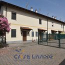 Casa plurilocale in vendita a Lacchiarella