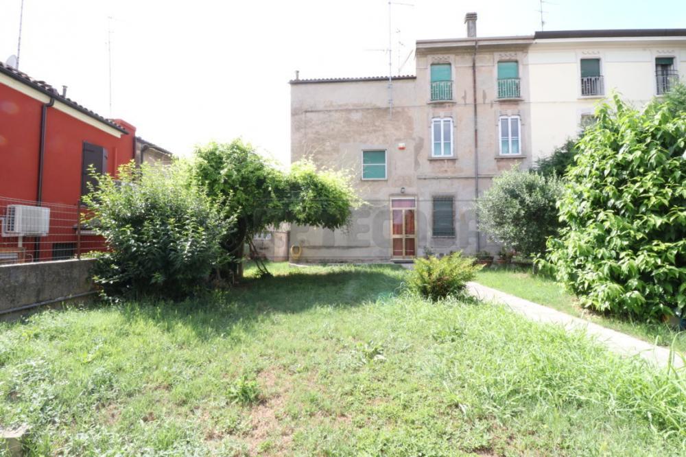 villa indipendente in vendita a Bondeno