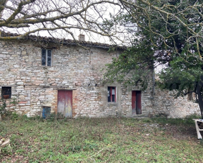casale in vendita a Fossombrone