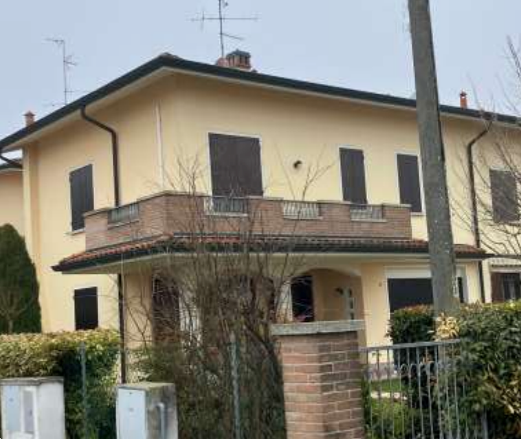 Villaschiera plurilocale in vendita a mirandola - Villaschiera plurilocale in vendita a mirandola